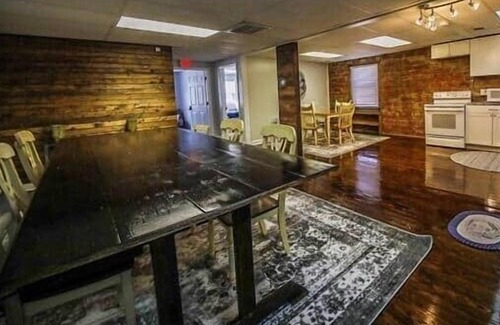 Fourmile Haus | Pineville's Only Elite Inn: Luxe Stays For Discerning Guests