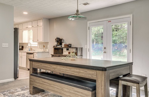 Lithonia Haus | Ping-Pong & Pool Table: Peaceful Stonecrest Escape