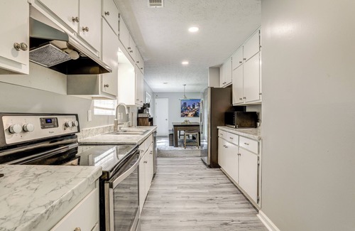 Lithonia Haus | Ping-Pong & Pool Table: Peaceful Stonecrest Escape