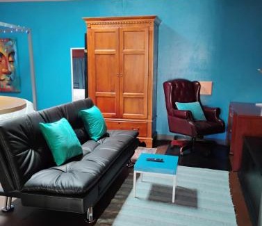 Merced Haus | Ping's Tiny Home self-check in & out private