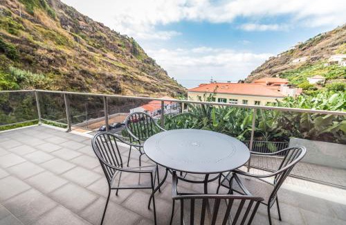 Tabua Haus | Pink House - Tabua (Ribeira Brava)
