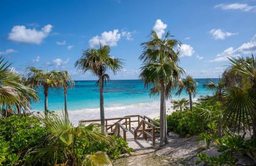 Governor's Harbour Wohnung | Pink Sands Point estate