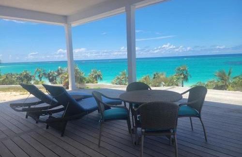Governor's Harbour Wohnung | Pink Sands Point estate