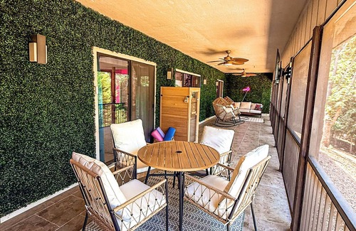 Lake Ozark Haus | Pinkie’s Paradise is the ultimate Lake of the Ozarks girls’ retreat! 2BR/2BA villa with a movie room, sauna, private deck, firepit, and pool access. Perfect for bachelorettes, birthdays & unforgettable lake getaways!