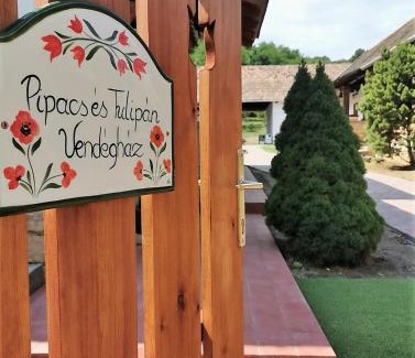 Bodony Haus | Pipacs és Tulipán Vendégház
