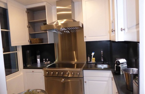 Paris City Center Wohnung | Place Dauphine, 17. Jahrhundert Gebäude, Außergewöhnliche geräumige Maisonette, 2 SZ, 2B, AC