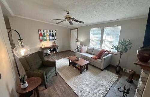Plainview Haus | Plainview Vineyard Retreat Sleeps 8