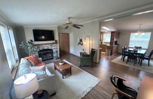 Plainview Haus | Plainview Vineyard Retreat Sleeps 8