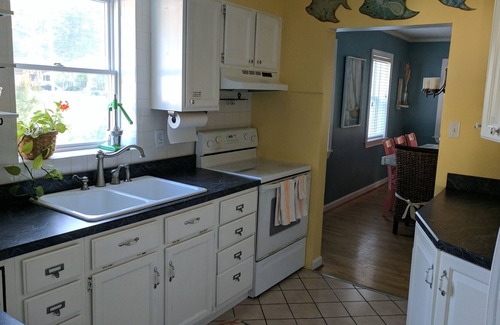 Rose Haven Haus | Spielen und Entspannen im Bungalow! Leicht zu Fuß zum schönen Herrington Harbour South!