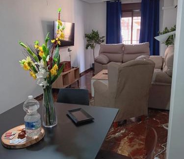 Linares Wohnung | Plaza Ayuntamiento 2 habitaciones Pondos