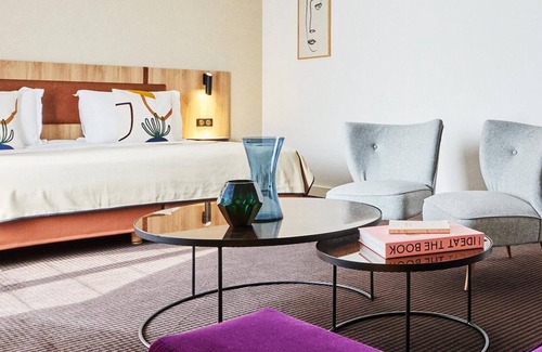 Porte-Dauphine Hotel | Plaza Tour Eiffel Hotel - 4 Star Hotel at a Discount