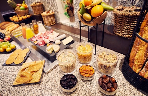 Porte-Dauphine Hotel | Plaza Tour Eiffel Hotel - 4 Star Hotel at a Discount