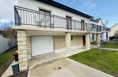 Chelles Haus | Pleasant house with garage