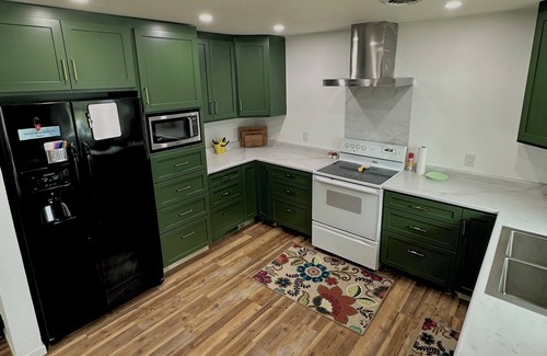 Eureka Haus | Pleasant pheasant meets all your needs!