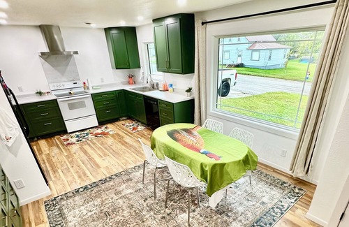 Eureka Haus | Pleasant pheasant meets all your needs!