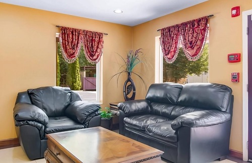 Mableton Hotel | Pleasant Stay at an Affordable Rate! Near Mable House Barnes Amphitheatre