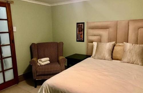 Brakpan Haus | Plot 434 Guest House