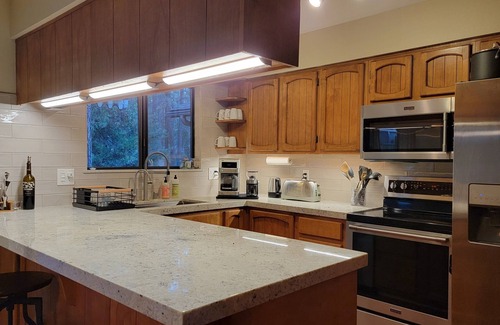 Plumas Eureka Estates Haus | Plumas Pines 2/2 + bonus room- Fireplace-Spa Tub - Remote Work- Weekly Discount