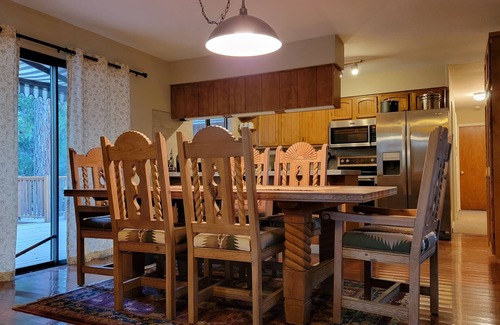 Plumas Eureka Estates Haus | Plumas Pines 2/2 + bonus room- Fireplace-Spa Tub - Remote Work- Weekly Discount