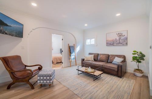 Downtown Reno Wohnung | Plush 2-bed apt in Riverside Heights!