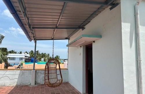 Suchindram Haus | PM COTTAGE-2nd FLOOR-NON AC ROOM WITH GREEN NATURAL VENTILATION ONLY FOR PILGRIMS ,FAMILY OR BACHLOR