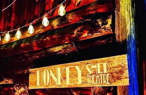 Sandfly Hütte | Poet's Ode - featuring the Donkey Shed Movie Theatre