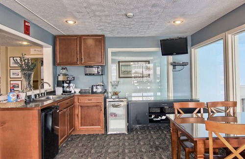 Charlevoix Eigentumswohnung | Schöne Suite, perfekt für Paare, die in der Innenstadt von Charlevoix Urlaub machen!