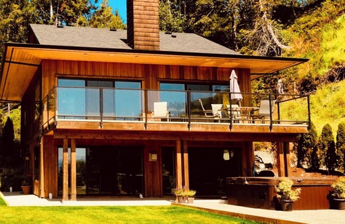 Juan de Fuca Electoral Area Haus | Points West Oceanfront Resort 2 Bed Suite