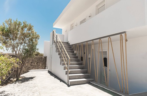 Perivolos Wohnung | Pomegranate Tree House 1.5km from Black Beach