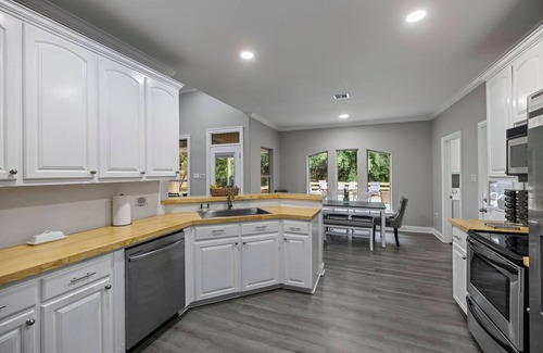 Robert Haus | Ponchatoula - Robert Oasis with Pool & Game Room