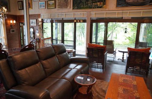 Myoko Villa | Pond Cabin Myoko