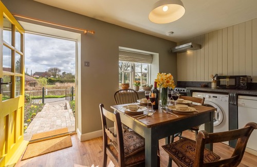 Edgefield Haus | Pond Cottage (E), Edgefield, Norfolk