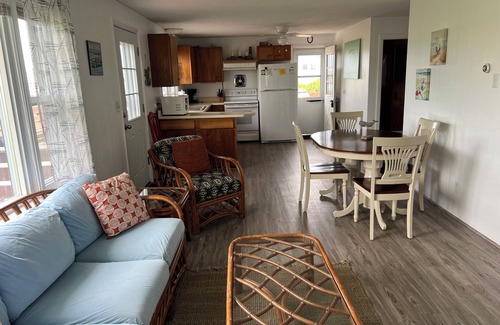 Matunuck Haus | Pond House on Potter Pond