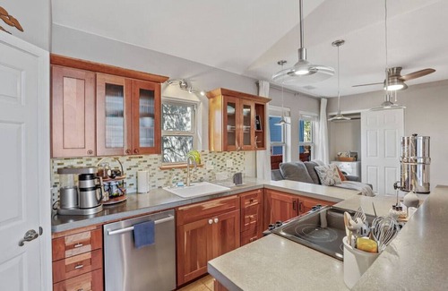 Ponderosa Trails Haus | Ponderosa Guesthouse | Private entrance| YouTubeTV