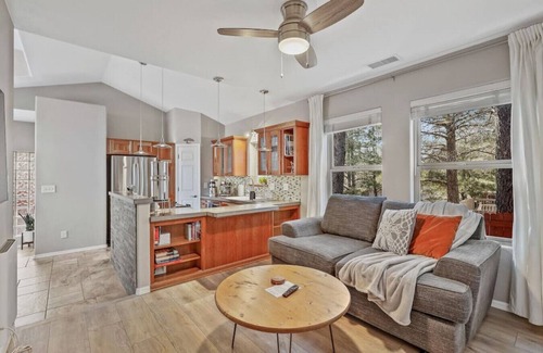 Ponderosa Trails Haus | Ponderosa Guesthouse | Private entrance| YouTubeTV