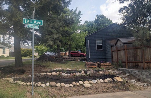 West Spokane Haus | Ponderosa patio with AC, WiFi, mins from airport, downtown & arboretum