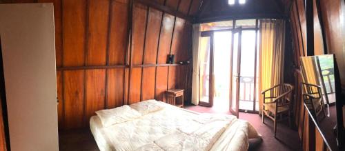 Batunya Haus | Pondok Kebun Gunung