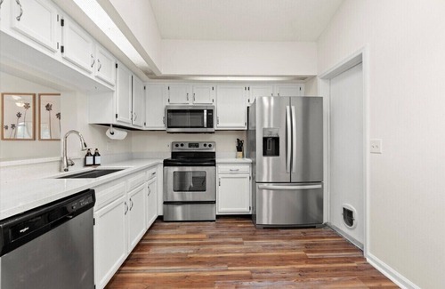 Dolphin's Cove Haus | Ponte Vedra Beach Coastal Getaway: Sleeps 8