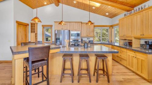 Three Rivers Haus | Pony Express 7