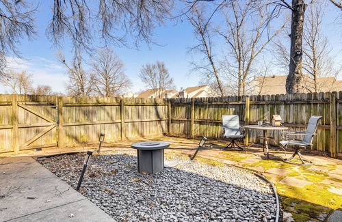 Gladstone Haus | Pool Access & Private Fire Pit: Kansas City Gem!