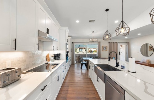 Avant Haus | Stylish Stay - Pool, Guest Casita & Game Room