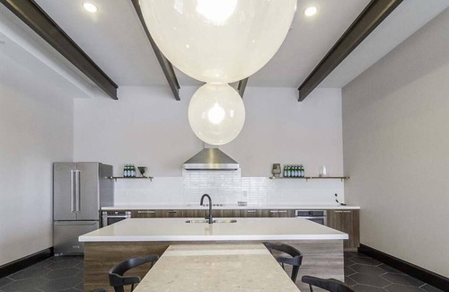 Draper Wohnung | Pets Stay Free Pool/HotTub/FreeParking/Gym/FastWifi