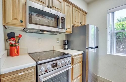 Paradise Valley Village Hütte | Pool & Patio Access: Sunny Phoenix Casita!