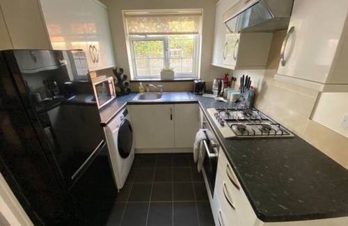 Poole Haus | Poole, Holes Bay Harbour Nature Reserve - 'Right' next to the water :-) Sleeps 3