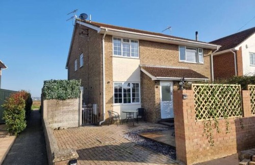 Poole Haus | Poole, Holes Bay Harbour Nature Reserve - 'Right' next to the water :-) Sleeps 3