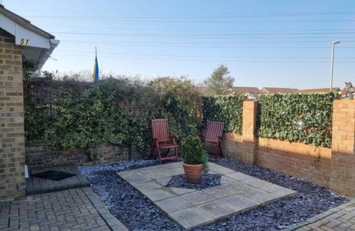 Poole Haus | Poole, Holes Bay Harbour Nature Reserve - 'Right' next to the water :-) Sleeps 3