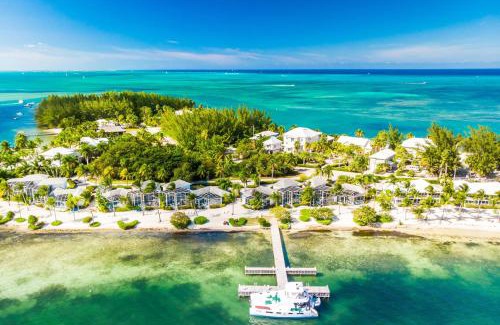 Rum Point Wohnung | Pools of the Kai 3 - Waterfront Condo with Private Pool Atrium, Walk to Restaurants