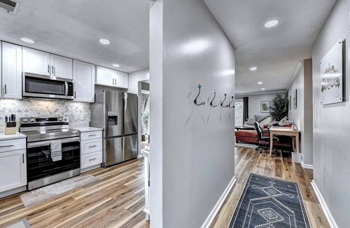 Alpharetta Haus | Porchlight Stay - Dine in downtown Alpharetta/shop at Avalon