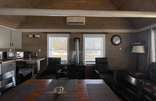 Portage Lake Kabine | Portage Lakeside Cabins, The Moose Shed