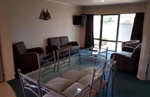 Hastings Hotel | Portmans Motor Lodge